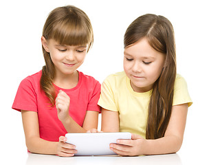 Image showing Children are using tablet