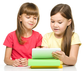 Image showing Children are using tablet