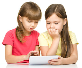 Image showing Children are using tablet