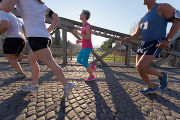 Image showing people group jogging