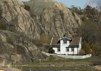 Image showing Cottage near the sea