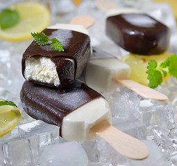 Image showing mint ice cream with lemon slices