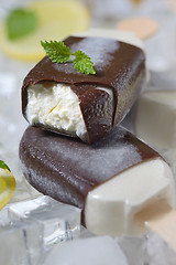 Image showing mint ice cream with lemon slices