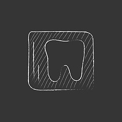 Image showing X-ray of tooth. Drawn in chalk icon.