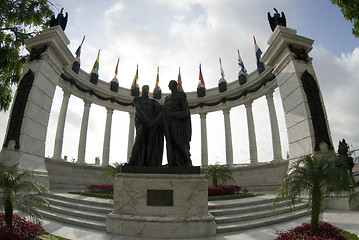 Image showing la rotunda guayaquil ecuador