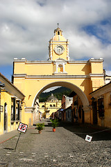 Image showing Arch in Antigua city