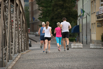 Image showing people group jogging