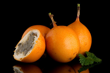 Image showing Passion fruit maracuja granadilla