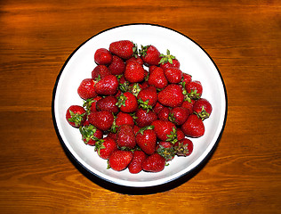 Image showing Ripe red strawberries