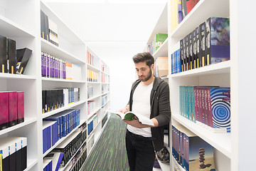 Image showing student study  in school library