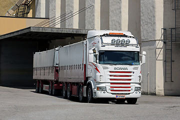 Image showing Scania R560 Truck Outside of a Granary