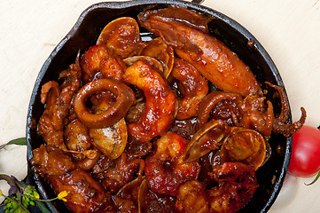 Image showing fresh seafoos stew on an iron skillet