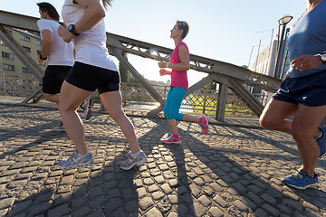 Image showing people group jogging