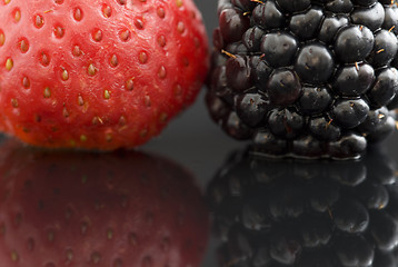 Image showing Strawberry and Blackberry Close