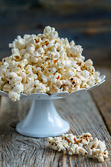 Image showing Popcorn on a stand cake.