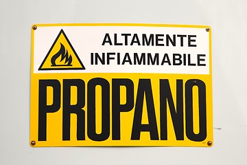Image showing Highly flammable Italian warning