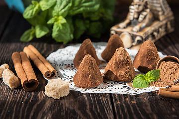 Image showing pyramid shape chocolate candies