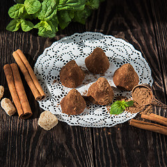 Image showing pyramid shape chocolate candies