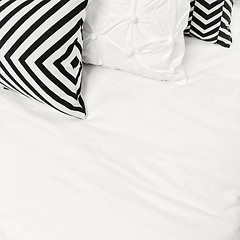 Image showing Elegant black and white bed linen