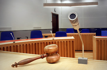 Image showing empty courtroom