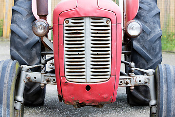 Image showing Old tractor face