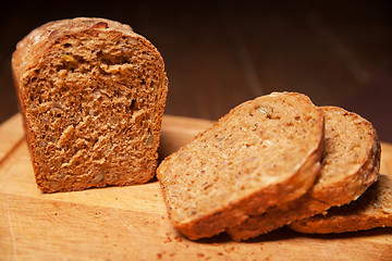 Image showing sliced rye bread on the board