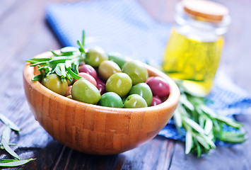 Image showing green olives