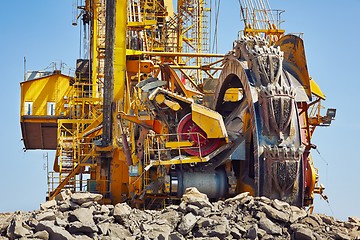 Image showing Huge mining machine