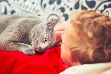 Image showing Man with cat