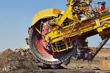 Image showing Huge mining machine