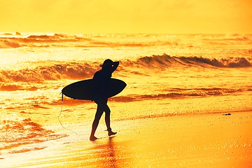 Image showing Silhouette of the surfer girl 