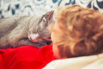 Image showing Man with cat