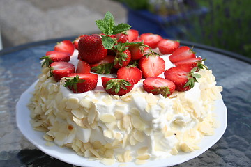 Image showing Cake with Swedish strawberries, almond and cream