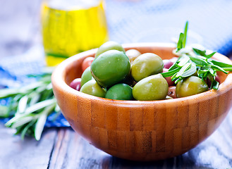 Image showing green olives