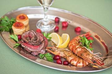 Image showing Grilled shrimps and beef meat