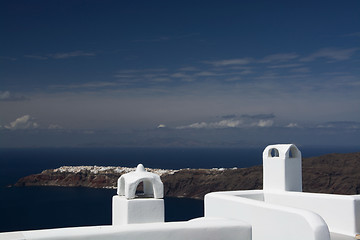 Image showing View to Oia from Imerovigli, Santorini, Greece