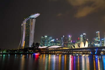 Image showing Overview of the marina bay with the Marina Bay Sands