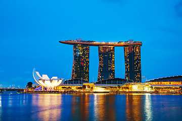 Image showing Overview of the marina bay with Marina Bay Sands