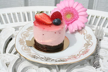 Image showing Pastry with mousse of strawberries