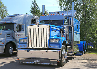 Image showing Classic Blue Kenworth Show Truck