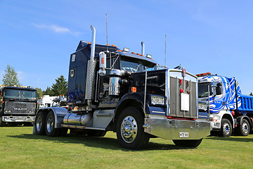 Image showing Dark Blue Kenworth W900 Truck Tractor