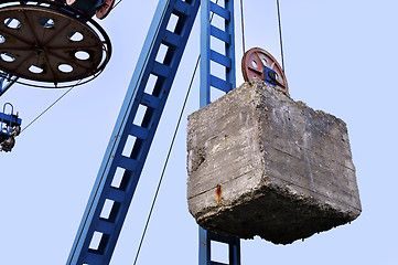 Image showing Counterweight on the cable car
