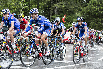 Image showing The Peloton in Full Effort