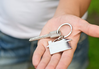 Image showing key in a hand