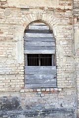 Image showing old crumbling building  