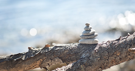 Image showing balancing pebble tower