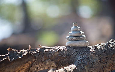 Image showing balancing pebble tower