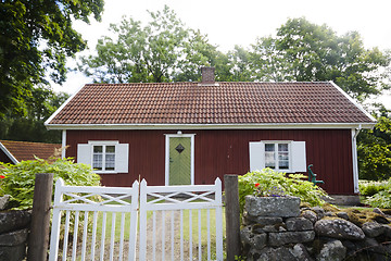 Image showing red cottage