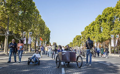 Image showing Velocars - Journee Sans Voiture, Paris 2015