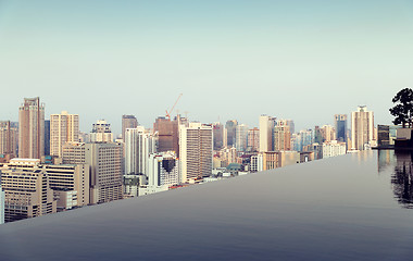 Image showing view from infinity edge pool to bangkok city